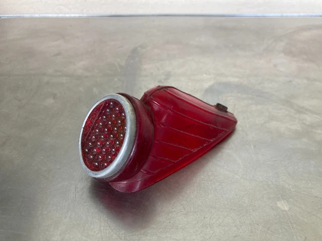 Réflecteur arrière V BIKE de vélo 100mm x 40mm rouge - Accessoire vélo