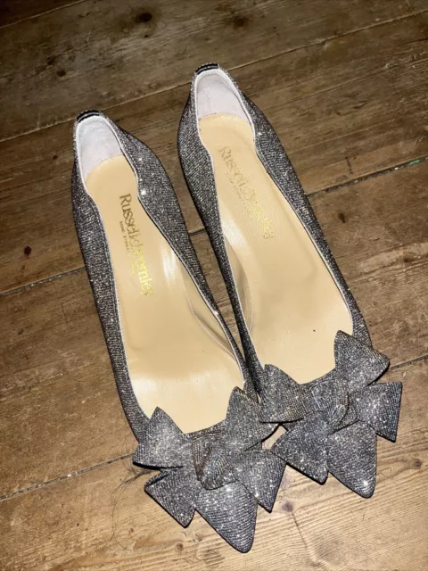 RUSSELL AND BROMLEY Metallic Heeled Bow Court Shoe in Gold and