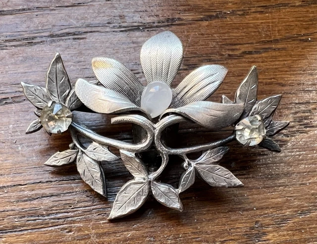 Broche Ancienne Salamandre Et Couronne En Métal Argenté (occasion, Bon état)