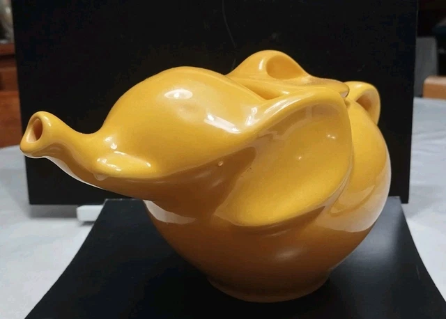 Magnifique théière en céramique orange en forme d'éléphant