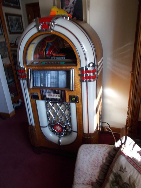 Rockola  Nostalgia  Model CD8B Bubbler Jukebox Replica Wurlitzer 1015