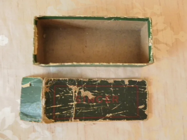 Máquina de coser Singer caja de accesorios verde hecha de cartón 3