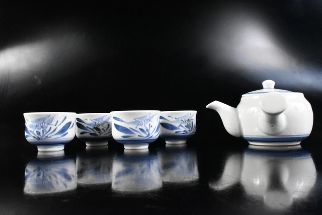 M2412: Japanese Tobe-ware Blue&White Flower Sencha TEAPOT & CUPS, auto