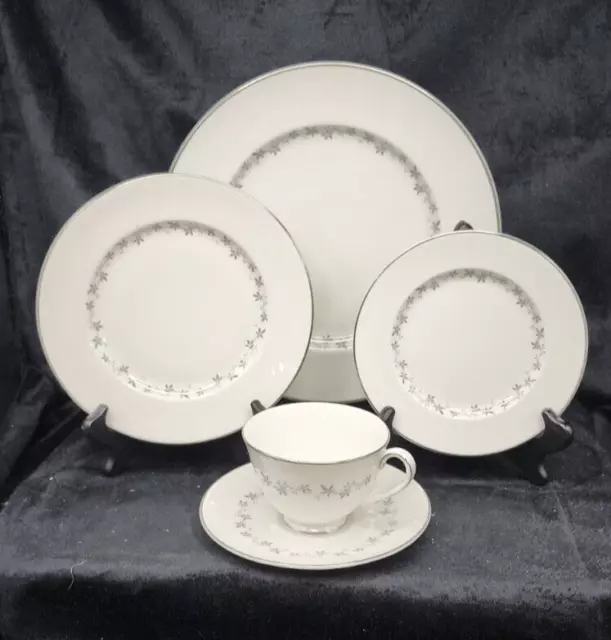 Royal Doulton Cadence 5 Piece Place Setting