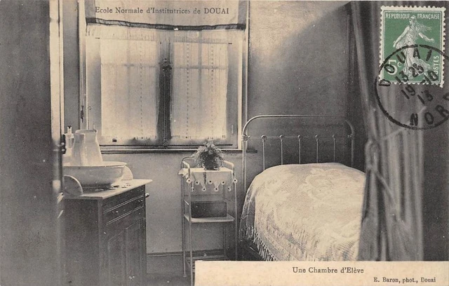 Carte Postale Ancienne Douai – École Normale D'institutrices – Chambre D'élève – CPA 59