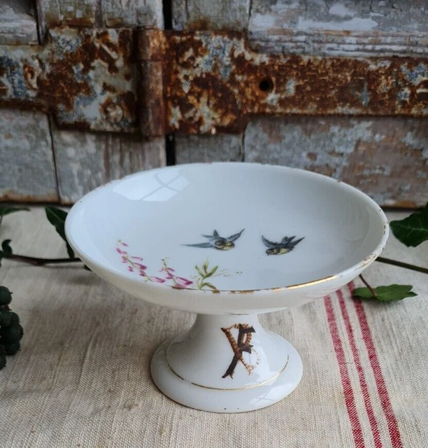 ANCIENNE DINETTE PORCELAINE Complète 4 Tasses, Théière, Pot à lait, sucrier EUR 45,00 - FR