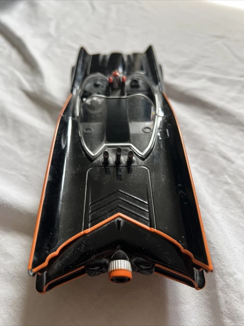 McFarlane TM15708 Batman Modello Auto Batmobile 1966 - DC Retro, Scala Per Figure 15cm