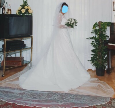 BIANCO O AVORIO NELLE TAGLIE DALLA 38 ALLA 50 Avoria ABITO SPOSA MOD.MIRNA IN RASO 