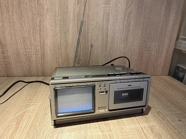 HITACHI PORTABLE TRIMODE Portable Combination TV Radio Tape