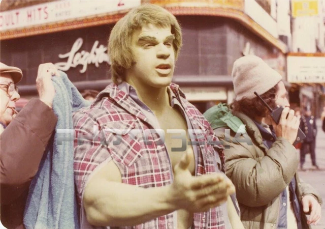 LOU FERRIGNO AS The Hulk In The TV Series The Incredible Hulk 10 X 8 ...