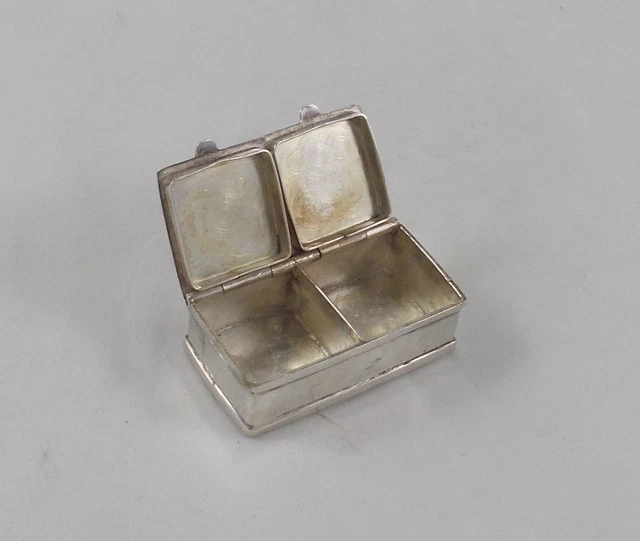 VINTAGE LONDON STERLING Silver Trinket Or Pill Box Heart