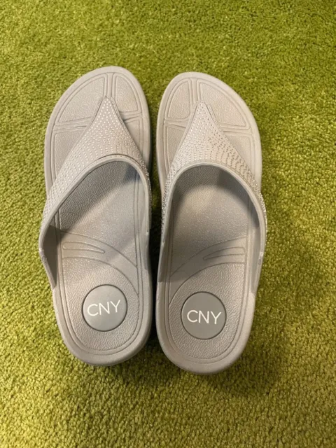 Cny Women's Sandals Flip Flops, Size 9, Gray, Sequined Bling Sparkly Vgc