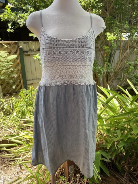 Size M ROXY Boho Beach Dress White Crochet Cut Out Cross Back 100% Cotton