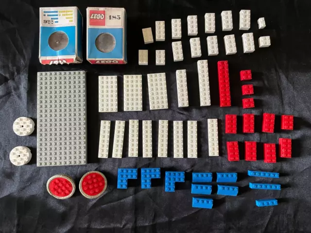 Lot de 2 boîtes anciennes LEGO et diverses briques/pièces (57) LEGO