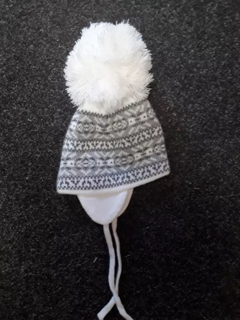 Sale New Satila Grey/White Large Pom Pom Hat Style Simon Size 3-6 Months Approx