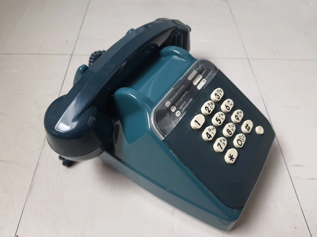 Téléphone vintage Socotel S63 bleu à touches – La Roue du Passé
