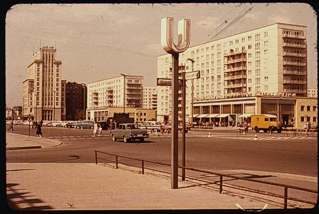 BERLIN PRIV. ORIG. FARBDIA DIA 1960er STRAßENSZENEN