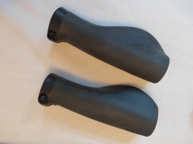 Semi integrated/continuously curving stem/Grips/Bar ~110mm Stem Length Boardman 8