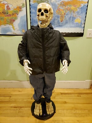 GEMMY HALLOWEEN ANIMATED Life Size 5’ Singing Dancing Skeleton - PLEASE