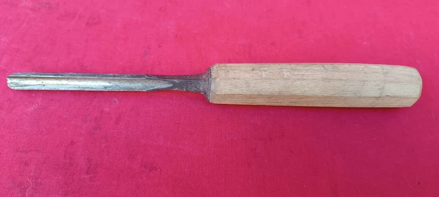 Ancienne Gouge De Sculpteur / ébéniste Estampillée Peugeot - Acier Et Bois