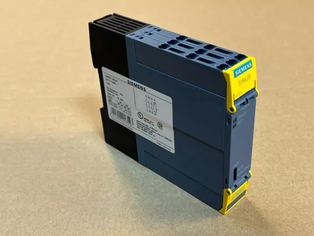 Siemens Sirius 3Sk1111-Abb30 Safety Relay Brand New