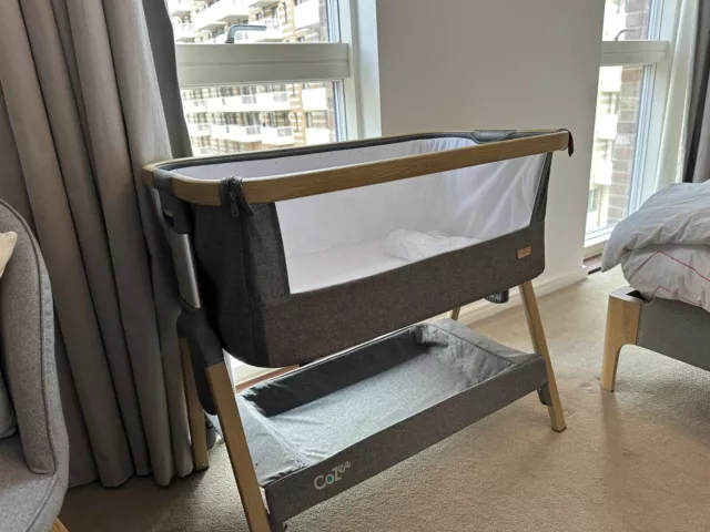 TUTTI Bambini Cozee Bedside Crib - Oak and Charcoal