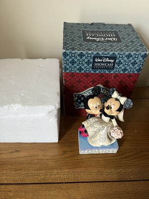 disney showcase collection mickey and minnie