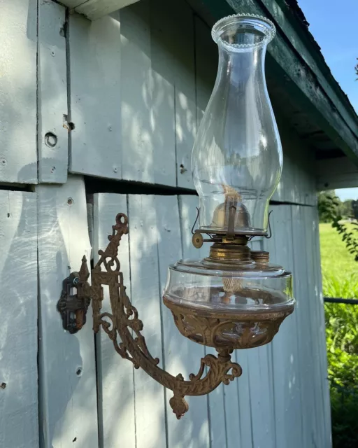 Cast-Iron Swing Arm Bracket Wall Hanging Oil Lamp