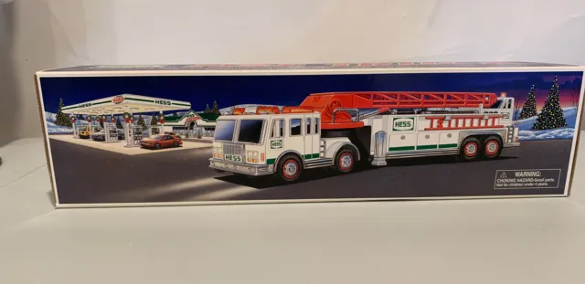 2000 Hess Fire Truck -New in Box