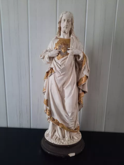 Belle statue du sacré cœur religieux jésus en plâtre et porcelaine 52 cm signée