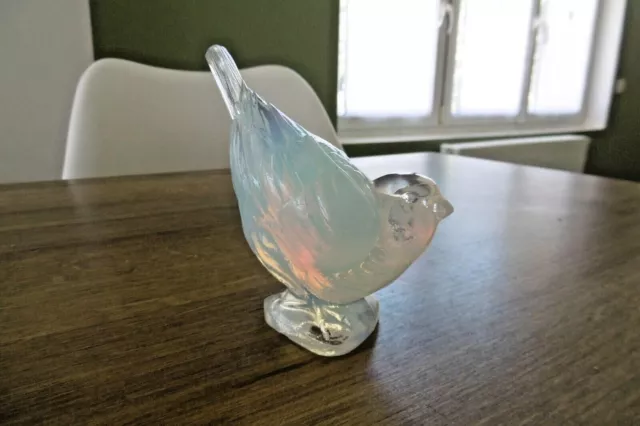 ancienne figurine oiseau en verre opalescent signé Perjac France époque art déco