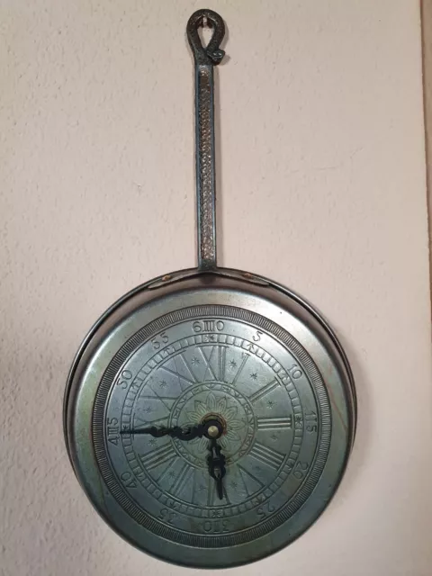 Alte antike Wanduhr, Unikat, Kupfer, Vintage in sehr gutem Zustand