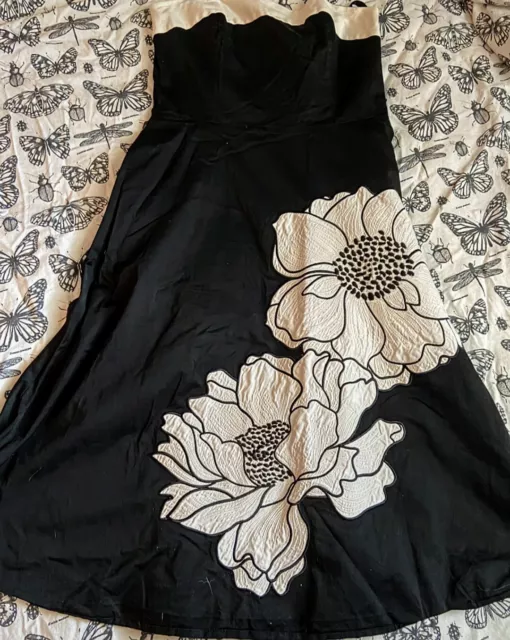 White House Black Market Small Dress With Floral Design