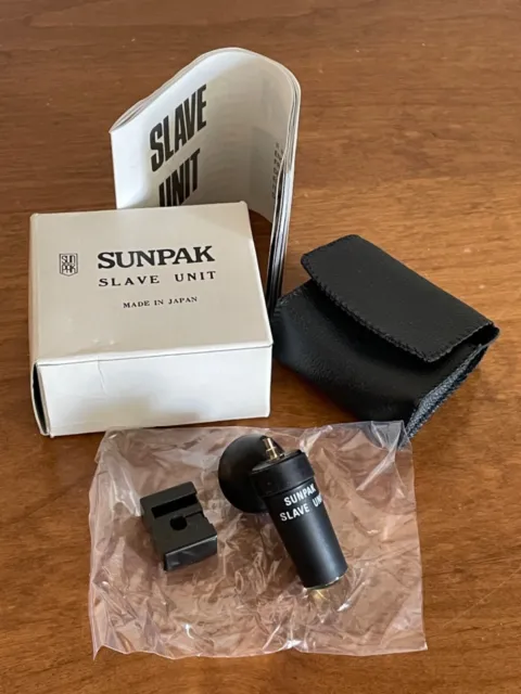 Sunpak Slave Unit in box with tripod adapter - 651-715 plus PC sync cord cable