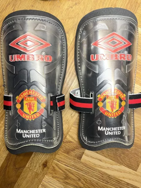 Manchester United FC classic Umbro shin pads **packaged**