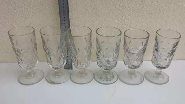Lot 6 anciens grands verres à absinthe en verre taillé à facettes et bulles