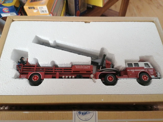DICKIE TOYS CAMION De Pompiers Échelle Lumière Et Son Jouet De Pompiers