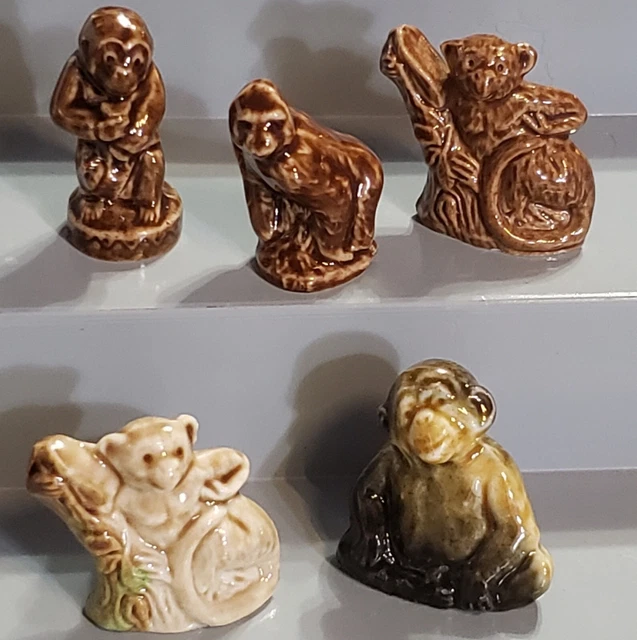 WADE IN ENGLAND Red Rose Tea Miniature Porcelain Animal Figurines, Lot