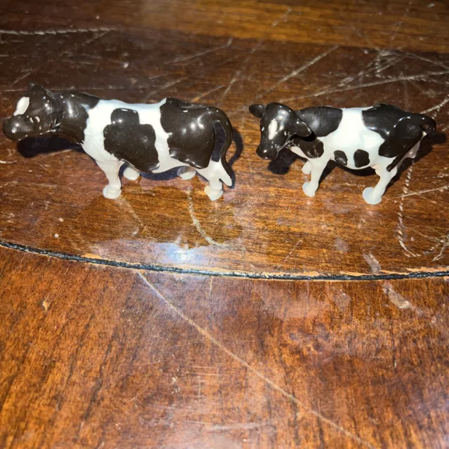 Hagen-Renaker Miniature Cows