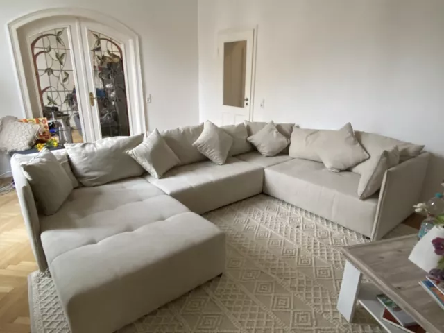Sofa U-Form, beige, ca. 4 Monate alt, kaum gebraucht, inkl. Kissen