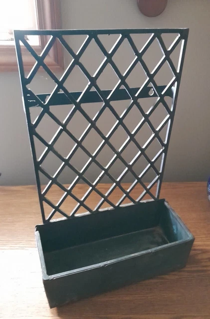 Wrought Iron Trellis Metal Basket Planter Box Wall Hanging Free Stand 16.5” T