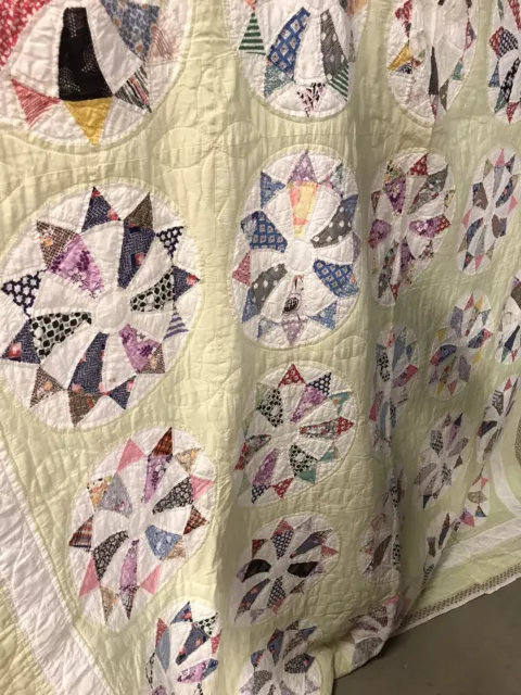 Handpieced &Handquilted Vintage Quilt 78 X 82  Wind Circle With Green Backround