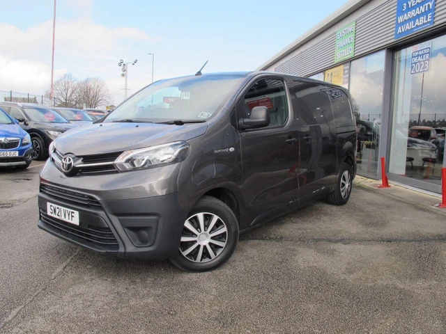 TOYOTA PROACE 50KWH Icon Medium Panel Van 6dr Electric Auto MWB (7kW ...