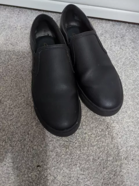 Clarks glove clearance puppet black