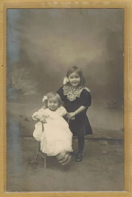 Carte Photo vintage card RPPC 2 enfants fillettes robe mode fashion ph0251