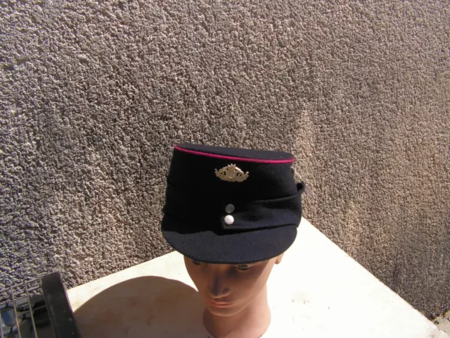 casquette ancienne de pompier allemand       ( g l s)