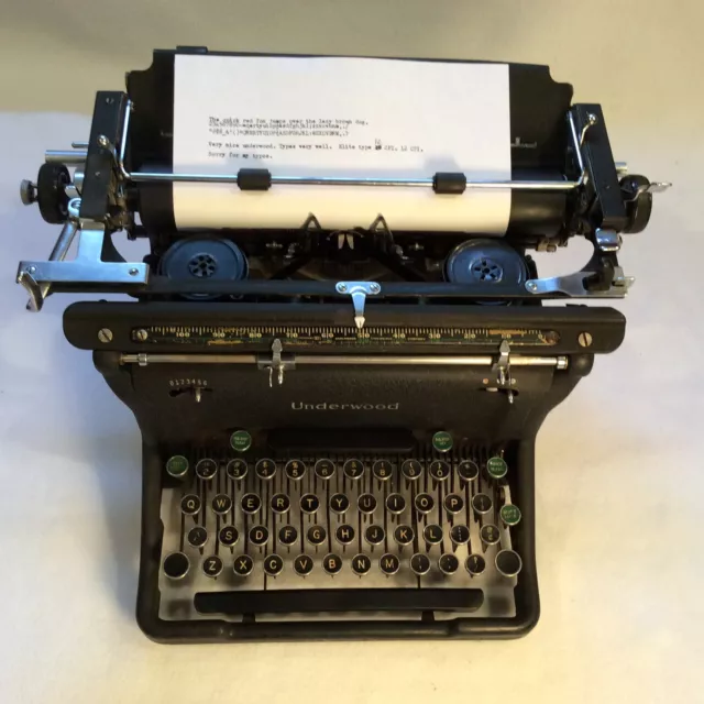 Vintage 1941 Underwood #11 Typewriter In Very Good Condition Serial #S5480885-11