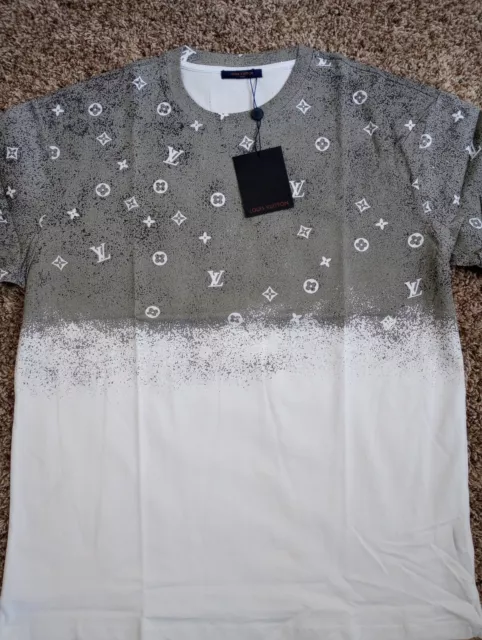 Shop Louis Vuitton Lvse Monogram Gradient T-Shirt (1A8HKQ) by