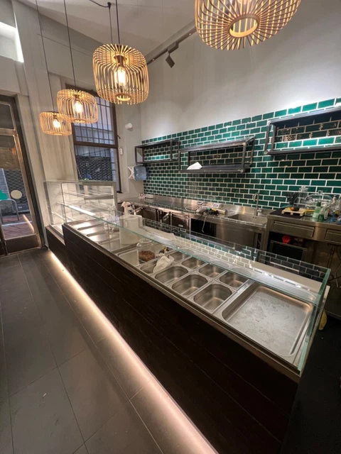 arredamento bar completo utilizzato pochissimo Milano