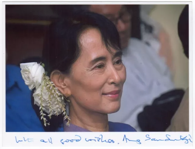 Suu Kyi, Aung San (1945) - Signed photograph (Nobel Prize)